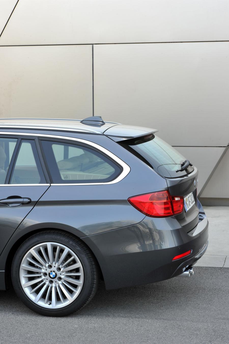  BMW 328i Touring Luxury 2012 года  (фото 59 из 200)